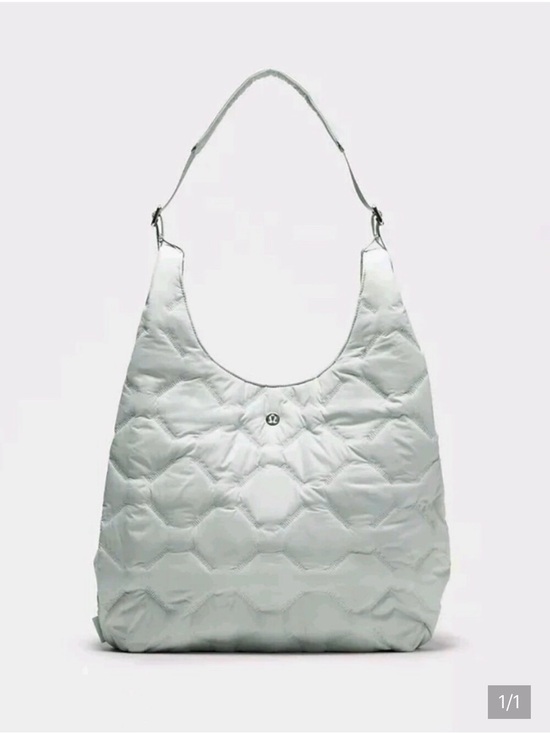 lululemon athletica Handbags - NWT: Lululemon Quilty Pleasures Shoulder Bag 14L - Color- Pelican